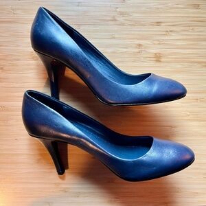 Brooks Brothers Calfskin Classic Pumps (Navy)